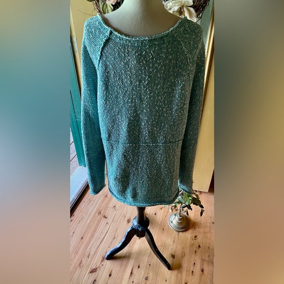 ⚜️Free People deep v-neck popcorn texture sweater⚜️ - Picture 3 of 13